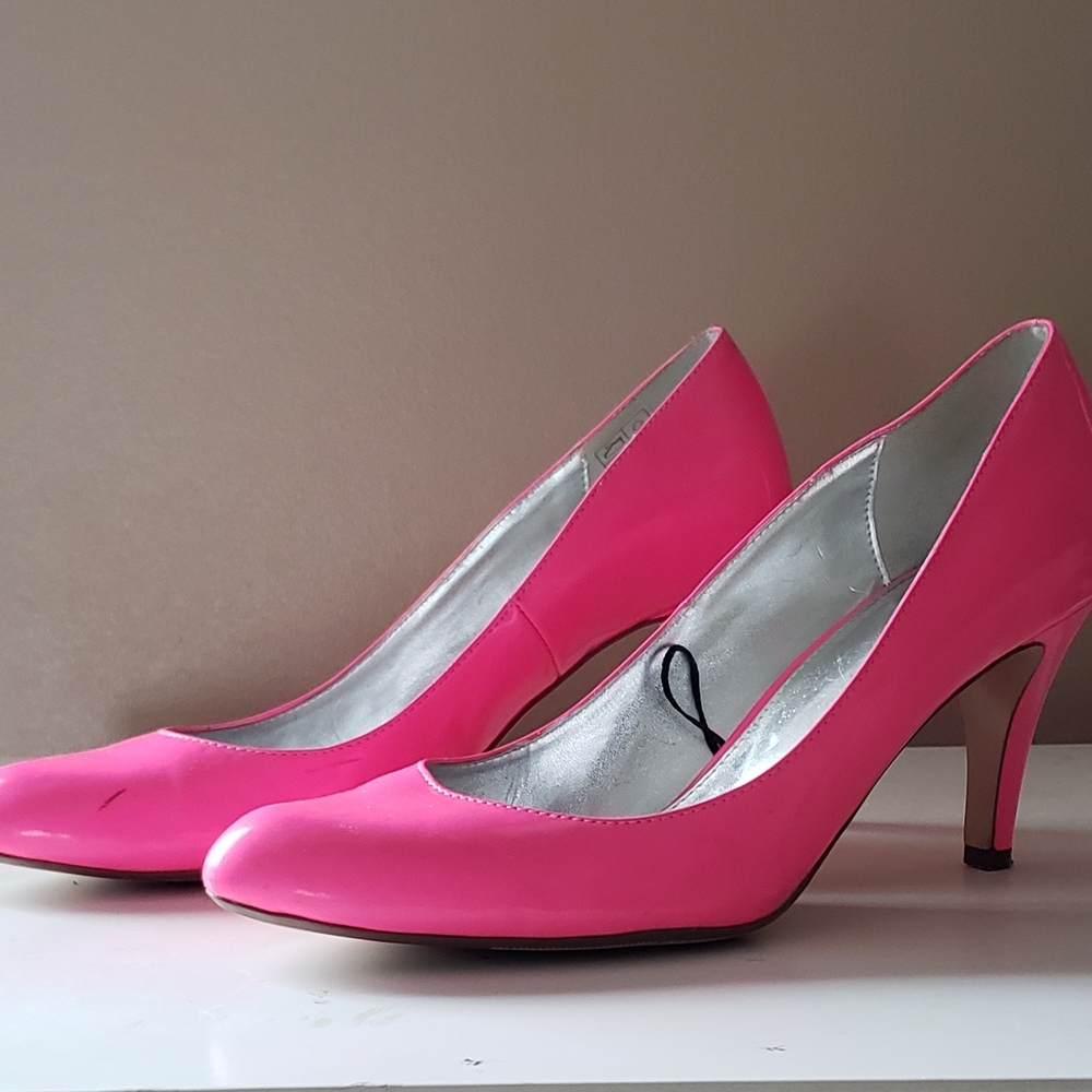 Neon Patent Pink Women's Heels - Size 7 * - Picture 2 of 8